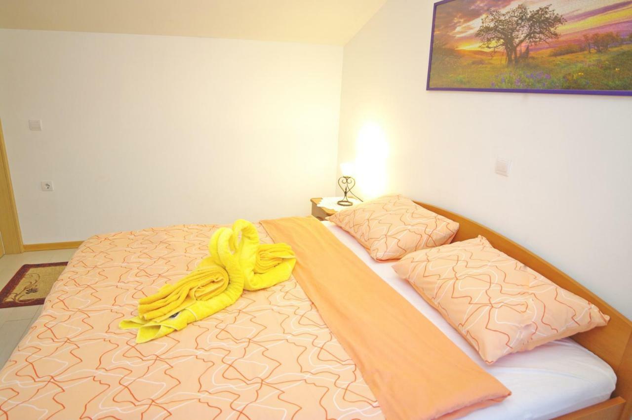 Apartments Cezar Винкуран Екстериор снимка