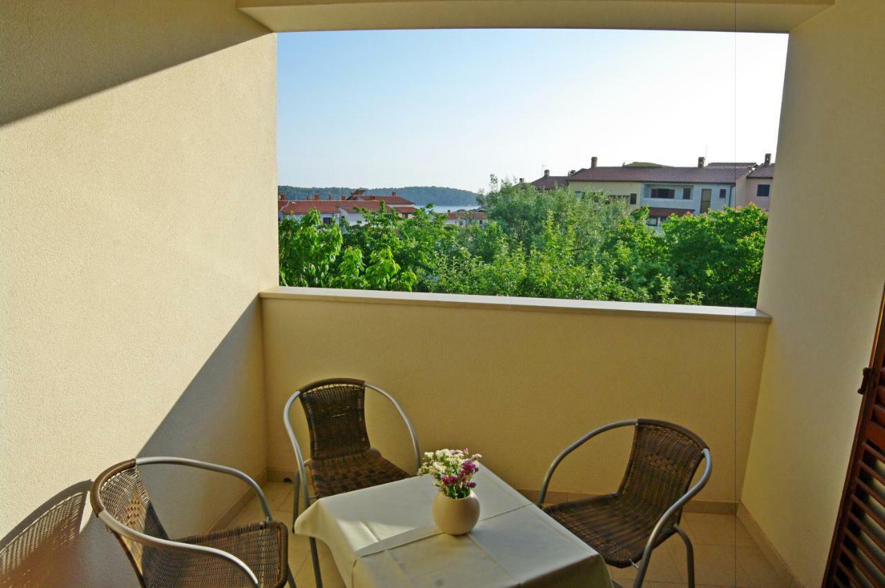 Apartments Cezar Винкуран Екстериор снимка